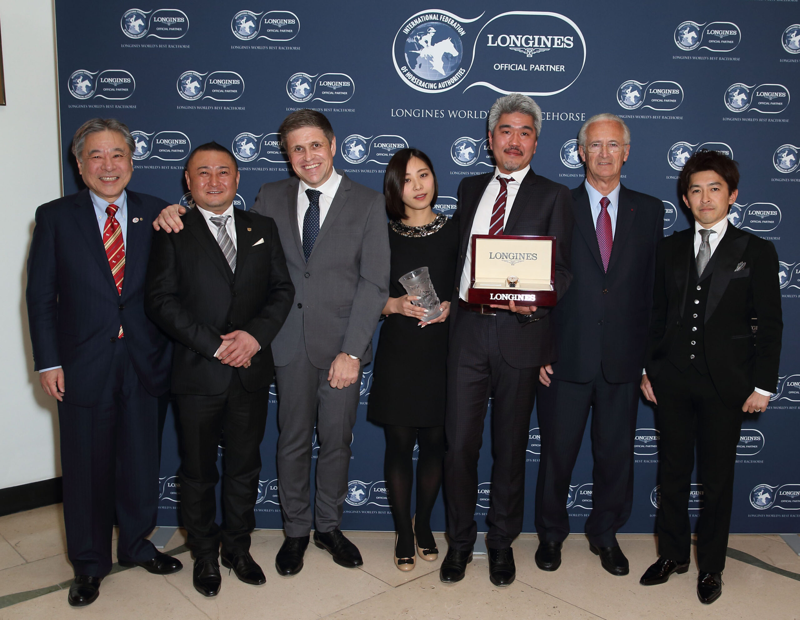 Just A Way honoured as the 2014 Longines World s Best Racehorse