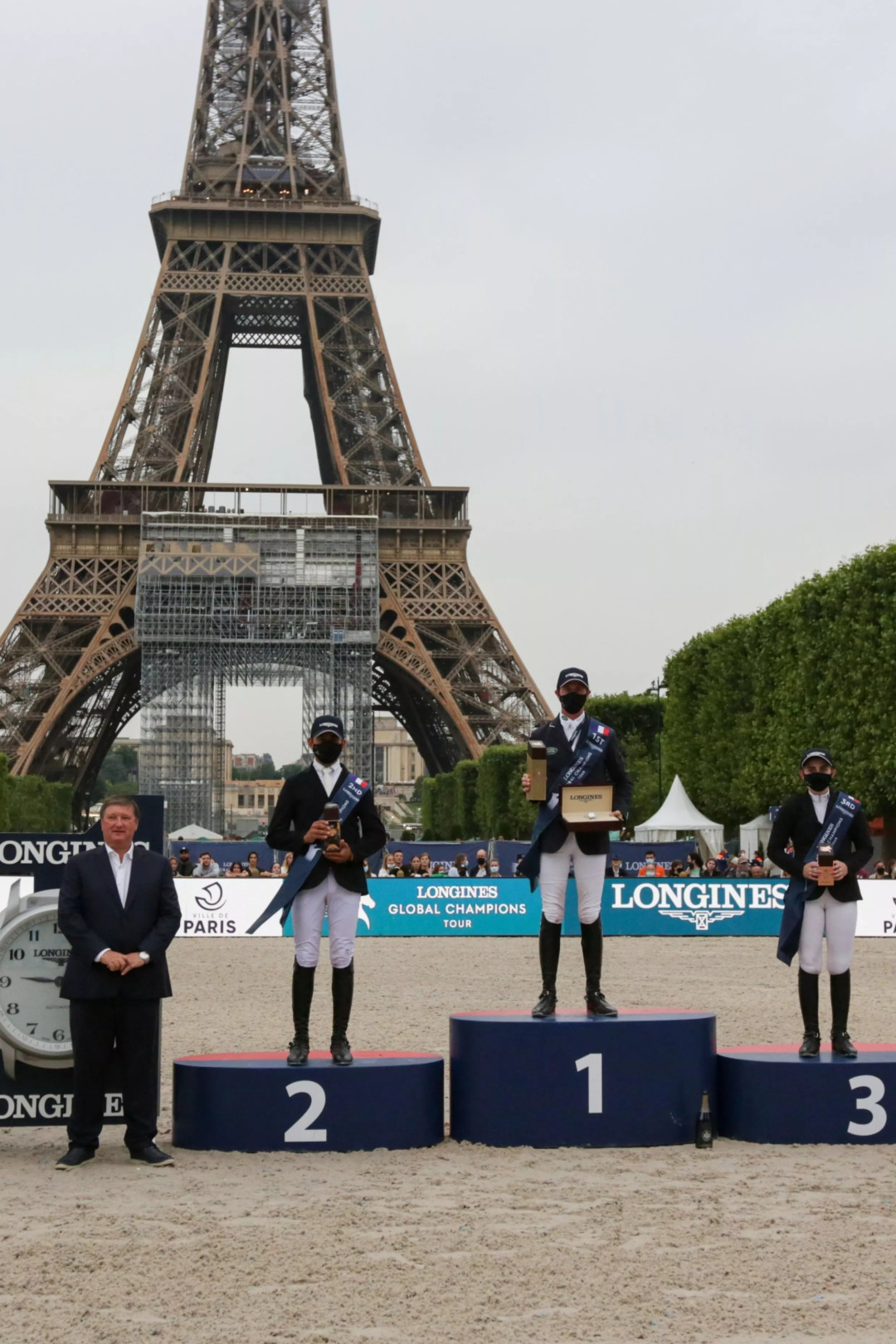 Longines Paris Eiffel Jumping Back at the foot of the Iron Lady